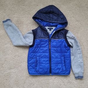Tommy Hilfiger Boys Puffer Jacket with hood detachable sleeves